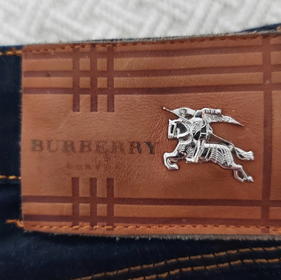 Genuine Burberry dark wash skinny jeans - Picture 3 of 11